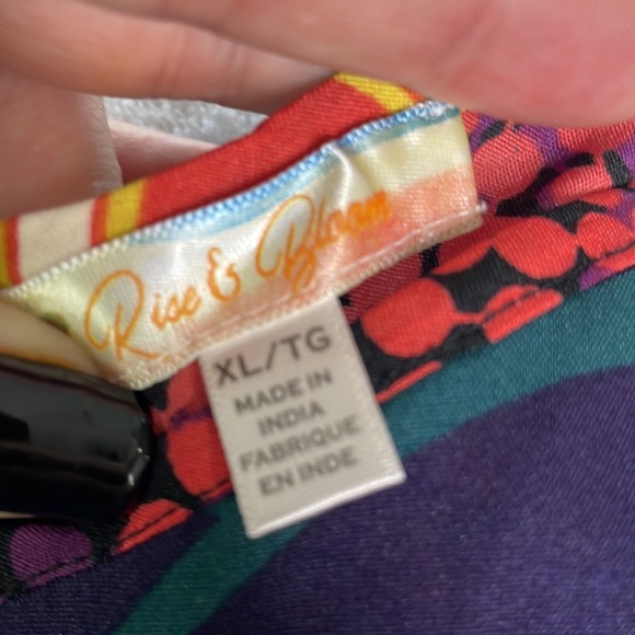 RISE & BLOOM Hanker-chief Tank Top - Picture 6 of 10